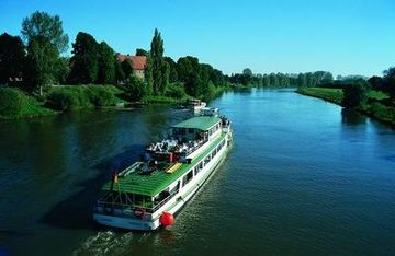 Die MS "Nienburg" auf der Weser