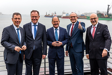 Gruppenbild der Ministerpräsidenten, von links: Carsten Sieling, Stephan Weil, Olaf Scholz, Erwin Sellering und Torsten Albig
