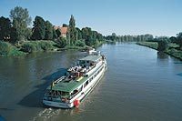 Flusslandschaft der Weser bei Nienburg