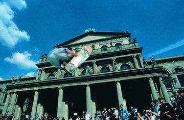 Hannover: Opernhaus mit Skater