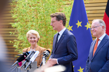 Pressestatement von EU-Kommissionspräsidentin Dr. Ursula von der Leyen, Ministerpräsident Stephan Weil und Ministerpräsident Hendrik Wüst