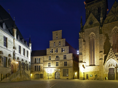 Historisches Rathaus Osnabrück mit Friedenssaal; Stadtwaage und St. Marienkirche