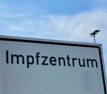 Schild Impfzentrum