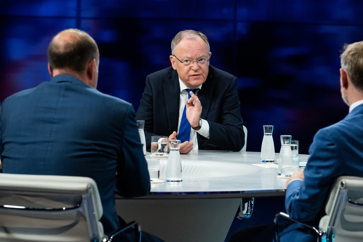 Ministerpräsident Stephan Weil bei Maybrit Illner