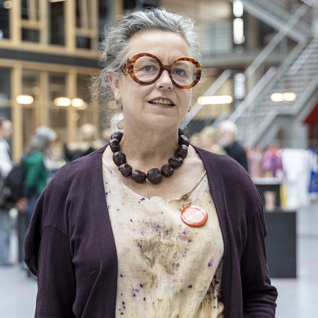 Prof. Dipl.- Des. Martina Glomb