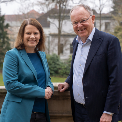 Kultusministerin Julia Willie Hamburg und Ministerpräsident Stephan Weil