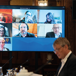 Die Kommission 2030 während einer Videokonferenz